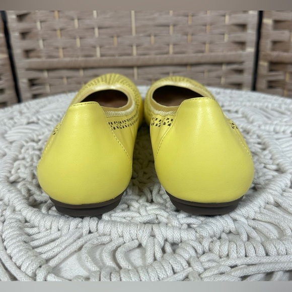 Vionic Women’s Yellow Spark Whisper Ballet Flat - Size 8 - Picture 4 of 11